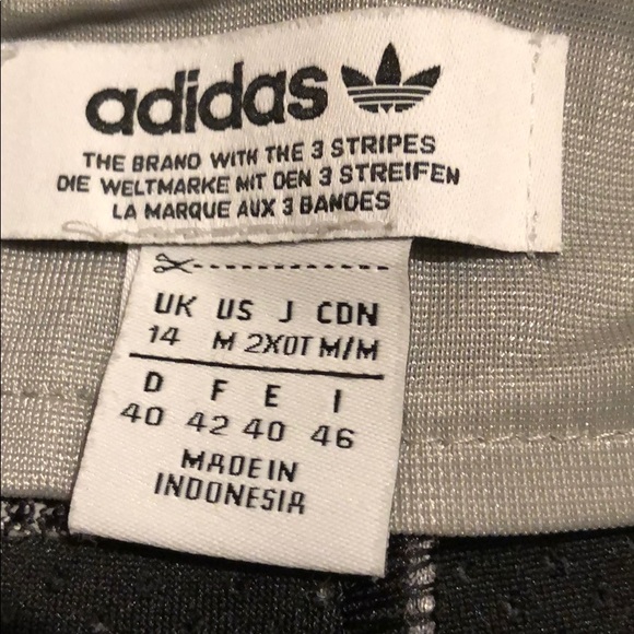 Adidas shorts - Picture 4 of 8